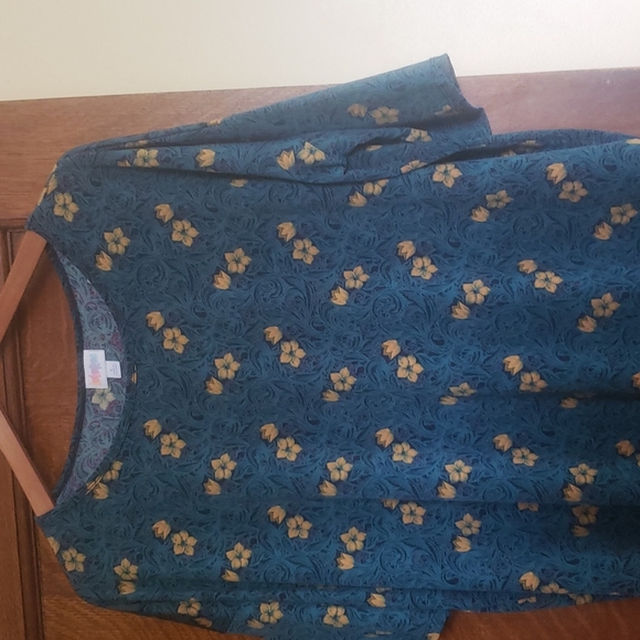 LuLaRoe Tops - LULUROE Women's Sz. Lrg.